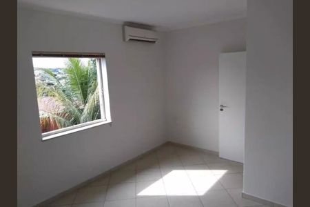 Casa à venda com 241m², 4 quartos e 2 vagas Casa à venda com 241m², 4 quartos e 2 vagasFoto 11