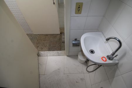 Casa à venda com 320m², 3 quartos e 4 vagasÁrea de Serviço - Banheiro