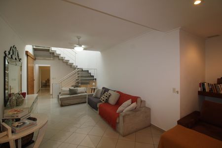 Casa à venda com 320m², 3 quartos e 4 vagasSala