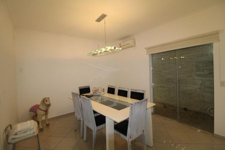 Casa à venda com 320m², 3 quartos e 4 vagasSala de Jantar
