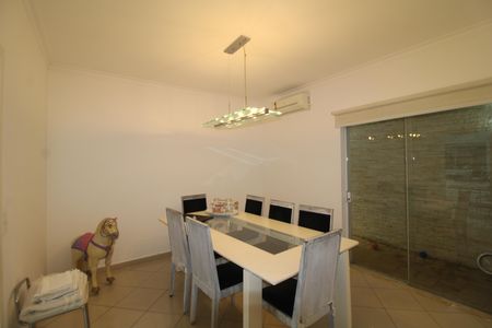 Casa à venda com 320m², 3 quartos e 4 vagasSala de Jantar