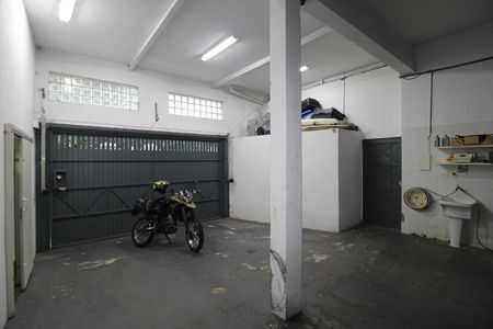 Casa à venda com 320m², 3 quartos e 4 vagasGaragem