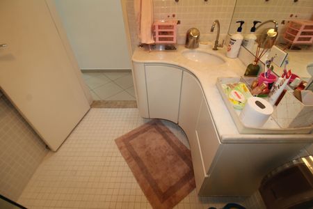 Casa à venda com 320m², 3 quartos e 4 vagasBanheiro