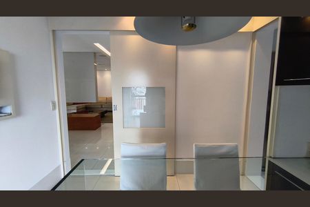 Apartamento à venda com 216m², 3 quartos e 4 vagas Apartamento à venda com 216m², 3 quartos e 4 vagasSala de Jantar