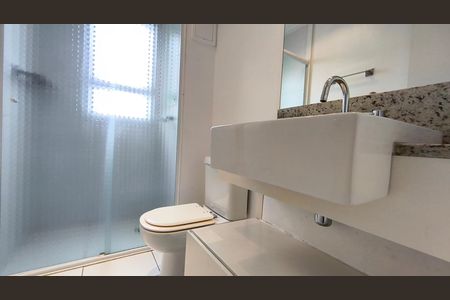 Apartamento à venda com 216m², 3 quartos e 4 vagas Apartamento à venda com 216m², 3 quartos e 4 vagasBanhero da Suíte 2