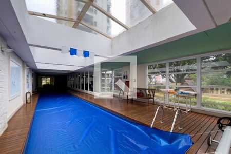 Apartamento à venda com 216m², 3 quartos e 4 vagas Apartamento à venda com 216m², 3 quartos e 4 vagasPiscina