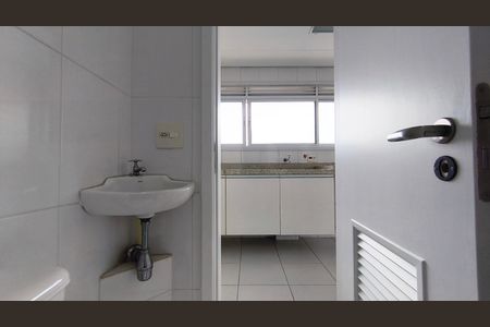 Apartamento à venda com 216m², 3 quartos e 4 vagas Apartamento à venda com 216m², 3 quartos e 4 vagasBanheiro de serviço