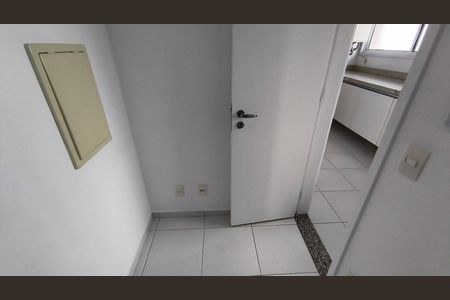 Apartamento à venda com 216m², 3 quartos e 4 vagas Apartamento à venda com 216m², 3 quartos e 4 vagasDespensa