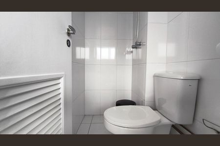 Apartamento à venda com 216m², 3 quartos e 4 vagas Apartamento à venda com 216m², 3 quartos e 4 vagasBanheiro de serviço