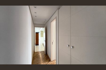 Apartamento à venda com 216m², 3 quartos e 4 vagas Apartamento à venda com 216m², 3 quartos e 4 vagasCorredor