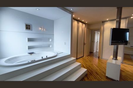 Apartamento à venda com 216m², 3 quartos e 4 vagas Apartamento à venda com 216m², 3 quartos e 4 vagasSuíte 3