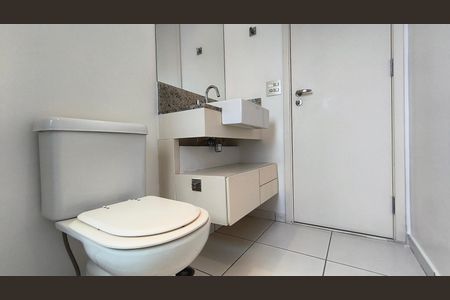 Apartamento à venda com 216m², 3 quartos e 4 vagas Apartamento à venda com 216m², 3 quartos e 4 vagasBanhero da Suíte 2