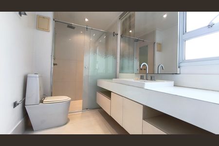 Apartamento à venda com 216m², 3 quartos e 4 vagas Apartamento à venda com 216m², 3 quartos e 4 vagasBanhero da Suíte 3