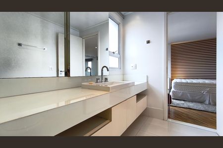 Apartamento à venda com 216m², 3 quartos e 4 vagas Apartamento à venda com 216m², 3 quartos e 4 vagasBanhero da Suíte 3