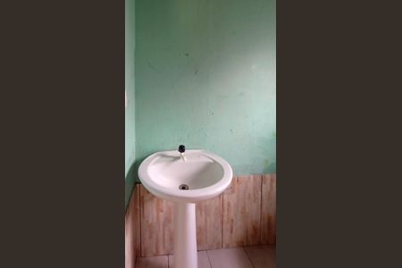 Casa para alugar com 60m², 2 quartos e 2 vagas Casa para alugar com 60m², 2 quartos e 2 vagasBanheiro