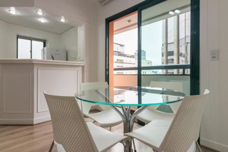 Apartamento para alugar com 40m², 1 quarto e 1 vaga Apartamento para alugar com 40m², 1 quarto e 1 vagaSala de Jantar