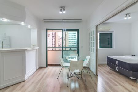 Sala de apartamento para alugar com 1 quarto, 40m² em Itaim Bibi, São Paulo