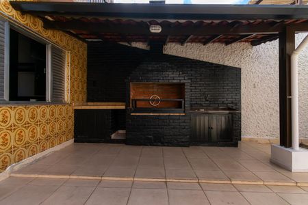 Casa para alugar com 325m², 3 quartos e 4 vagas Casa para alugar com 325m², 3 quartos e 4 vagasQuintal - Churrasqueira
