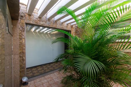 Casa para alugar com 325m², 3 quartos e 4 vagas Casa para alugar com 325m², 3 quartos e 4 vagasJardim de Inverno