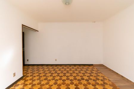 Casa para alugar com 325m², 3 quartos e 4 vagas Casa para alugar com 325m², 3 quartos e 4 vagasSuíte