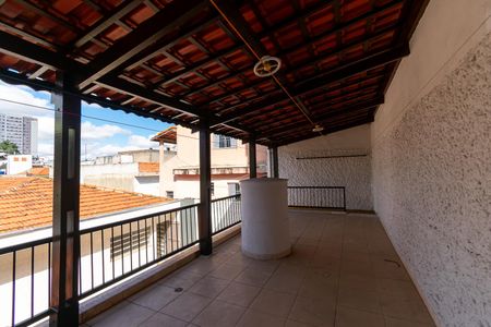Casa para alugar com 325m², 3 quartos e 4 vagas Casa para alugar com 325m², 3 quartos e 4 vagasVaranda