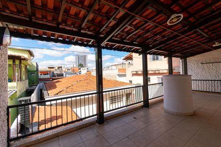 Casa para alugar com 325m², 3 quartos e 4 vagas Casa para alugar com 325m², 3 quartos e 4 vagasVaranda