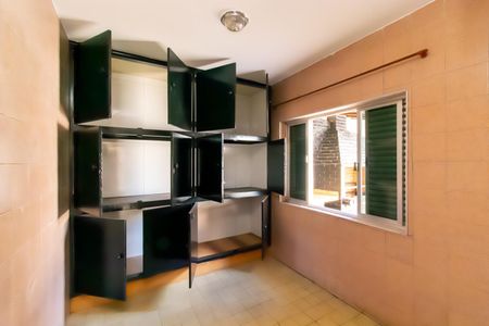 Casa para alugar com 325m², 3 quartos e 4 vagas Casa para alugar com 325m², 3 quartos e 4 vagasQuarto de Serviço