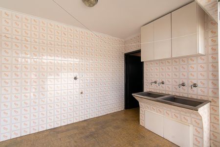 Casa para alugar com 325m², 3 quartos e 4 vagas Casa para alugar com 325m², 3 quartos e 4 vagasÁrea de Serviço
