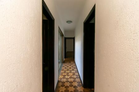 Casa para alugar com 325m², 3 quartos e 4 vagas Casa para alugar com 325m², 3 quartos e 4 vagasCorredor