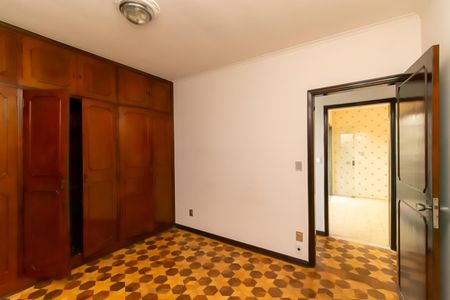 Casa para alugar com 325m², 3 quartos e 4 vagas Casa para alugar com 325m², 3 quartos e 4 vagasQuarto 2