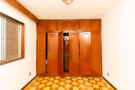 Casa para alugar com 325m², 3 quartos e 4 vagas Casa para alugar com 325m², 3 quartos e 4 vagasQuarto 2