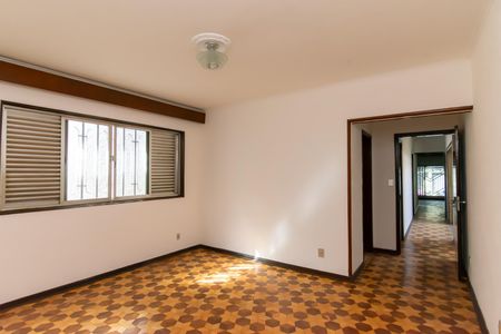 Casa para alugar com 325m², 3 quartos e 4 vagas Casa para alugar com 325m², 3 quartos e 4 vagasSuíte