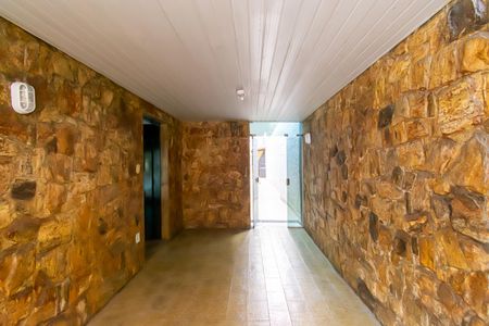 Casa para alugar com 325m², 3 quartos e 4 vagas Casa para alugar com 325m², 3 quartos e 4 vagasHall de entrada