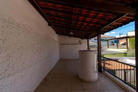 Casa para alugar com 325m², 3 quartos e 4 vagas Casa para alugar com 325m², 3 quartos e 4 vagasVaranda