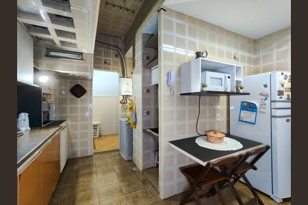 Apartamento à venda com 65m², 2 quartos e 1 vaga Apartamento à venda com 65m², 2 quartos e 1 vagaCozinha e Área de Serviço