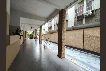 Apartamento à venda com 65m², 2 quartos e 1 vaga Apartamento à venda com 65m², 2 quartos e 1 vagaFachada e portaria