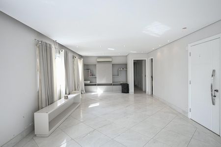 Apartamento à venda com 220m², 3 quartos e 4 vagasSala