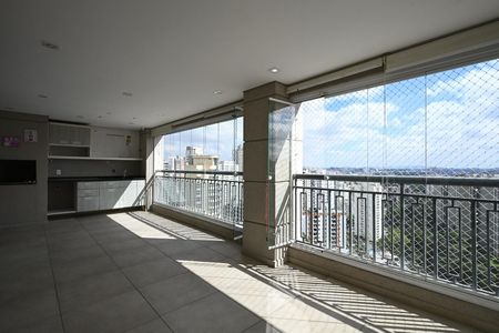 Apartamento à venda com 220m², 3 quartos e 4 vagasVaranda