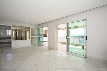 Apartamento à venda com 220m², 3 quartos e 4 vagasSala