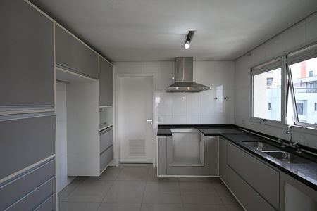 Apartamento à venda com 220m², 3 quartos e 4 vagasCozinha