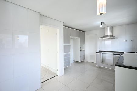 Apartamento à venda com 220m², 3 quartos e 4 vagasCozinha