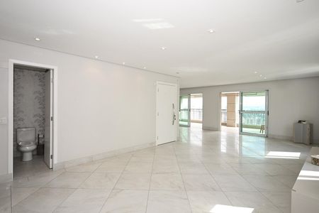 Apartamento à venda com 220m², 3 quartos e 4 vagasSala