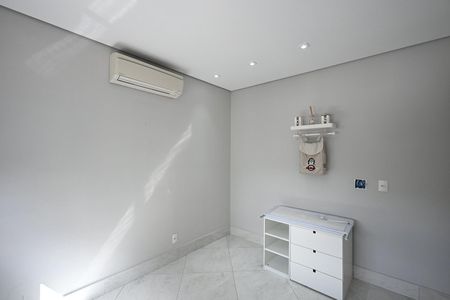 Apartamento à venda com 220m², 3 quartos e 4 vagasSuíte 1