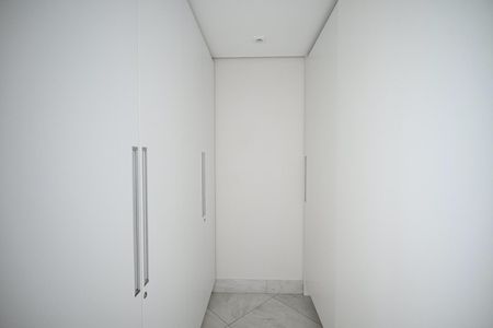Apartamento à venda com 220m², 3 quartos e 4 vagasArmário 1 da Suíte  3