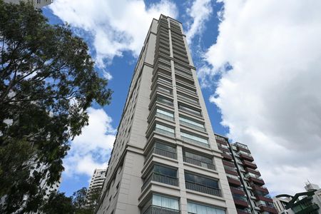 Apartamento à venda com 220m², 3 quartos e 4 vagasFachada