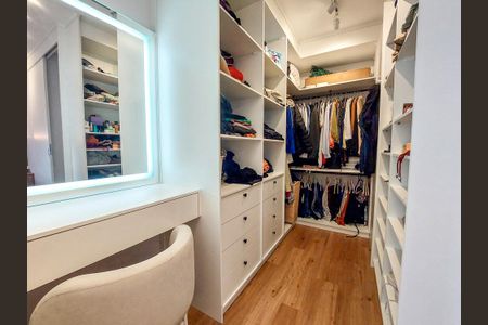 Apartamento para alugar com 95m², 3 quartos e 2 vagas Apartamento para alugar com 95m², 3 quartos e 2 vagasCloset da suíte 2