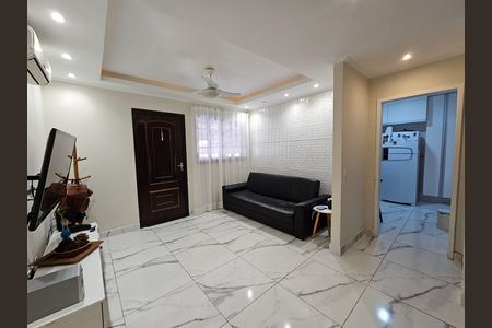 Sala de casa de condomínio à venda com 2 quartos, 122m² em Taquara, Rio de Janeiro