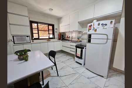 Casa de condomínio à venda com 122m², 2 quartos e 1 vaga Casa de condomínio à venda com 122m², 2 quartos e 1 vagaCozinha
