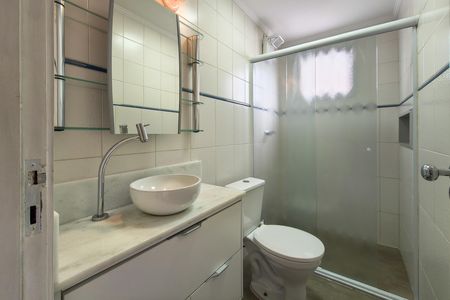 Apartamento para alugar com 70m², 2 quartos e 1 vaga Apartamento para alugar com 70m², 2 quartos e 1 vagaBanheiro da Suíte