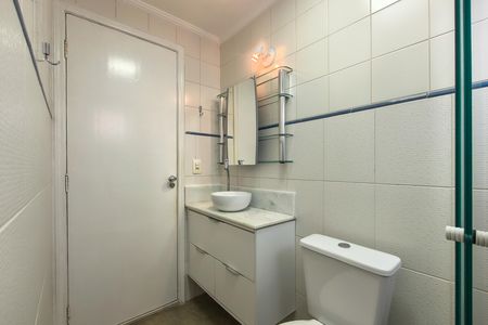Apartamento para alugar com 70m², 2 quartos e 1 vaga Apartamento para alugar com 70m², 2 quartos e 1 vagaBanheiro da Suíte